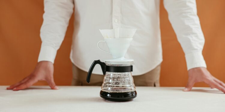 Exploring the Art of Manual Coffee Brewing: Techniques
